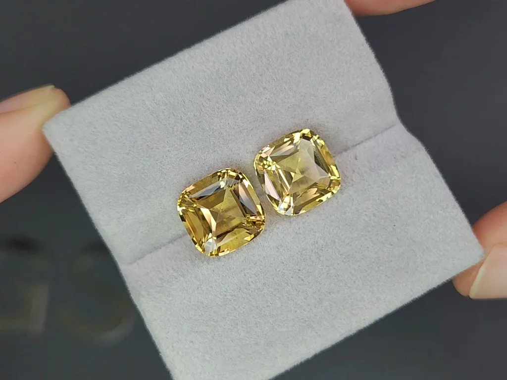 Pair of cushion cut yellow citrines 8.47 carats, Africa Image №4