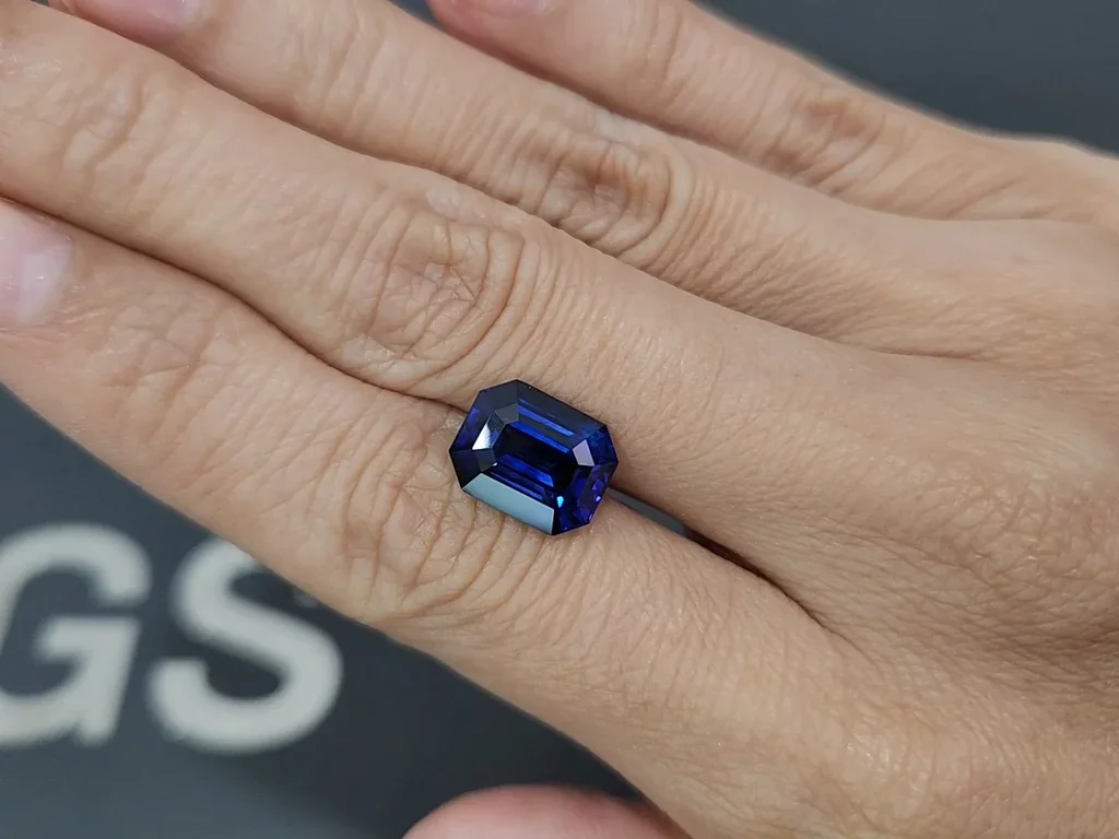 Saphir bleu royal taille octogone de 5,97 ct, Sri Lanka  Image №2