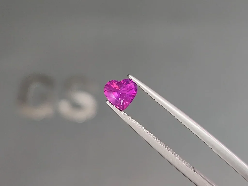 Unbeheizter rosa saphir im herzschliff rutil-seideneffekt 1,06 carats, Sri Lanka Image №3