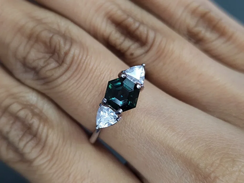 Saphir taille hexagonale bleu sarcelle 1,51 ct, Madagascar Image №5