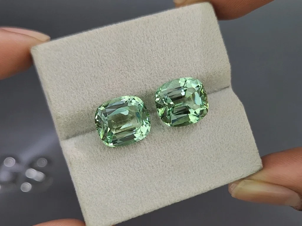 Deux tourmalines taille coussin couleur menthe, 12,38 carats, Colombie Image №4