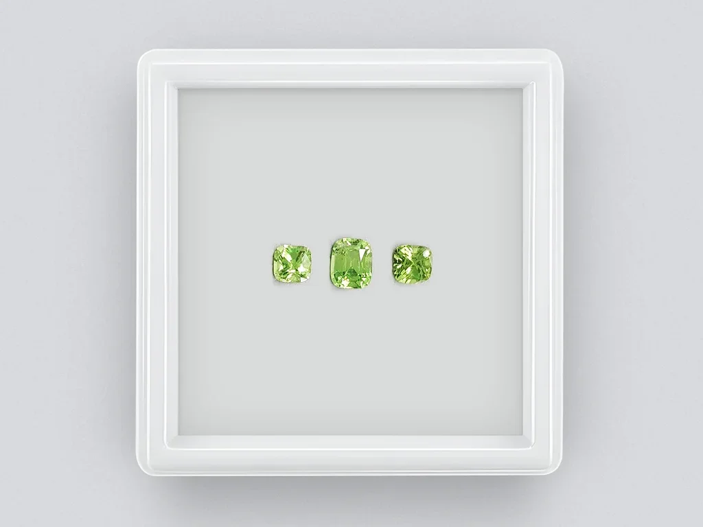 Set of green tsavorite garnets in cushion cut 1.86 ct Image №1