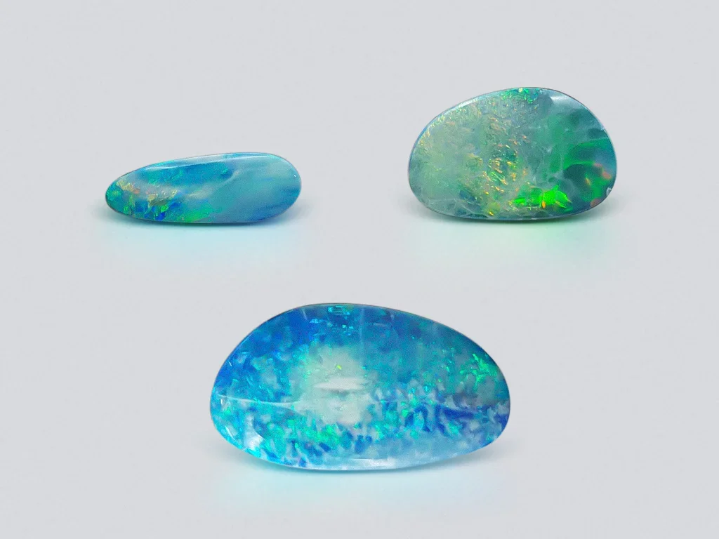 Satz Opale (Dublette) 16,27 Karat, Australien Image №1