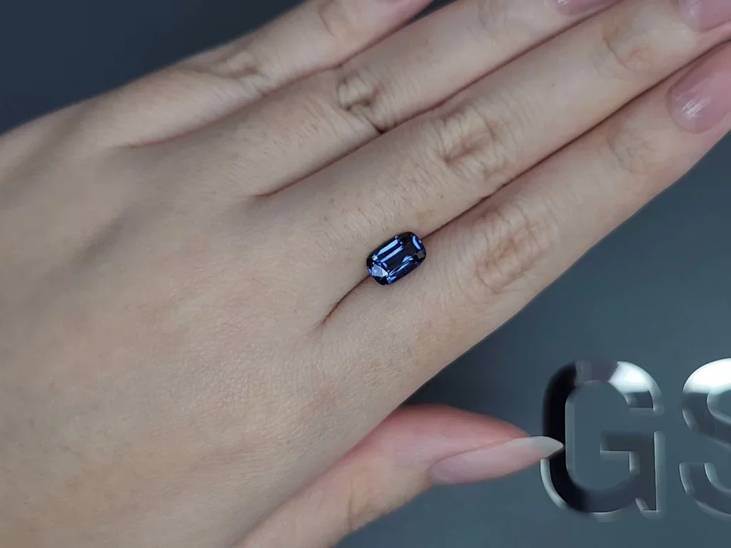 Espinela azul talla cojín 1,63 quilates Image №2