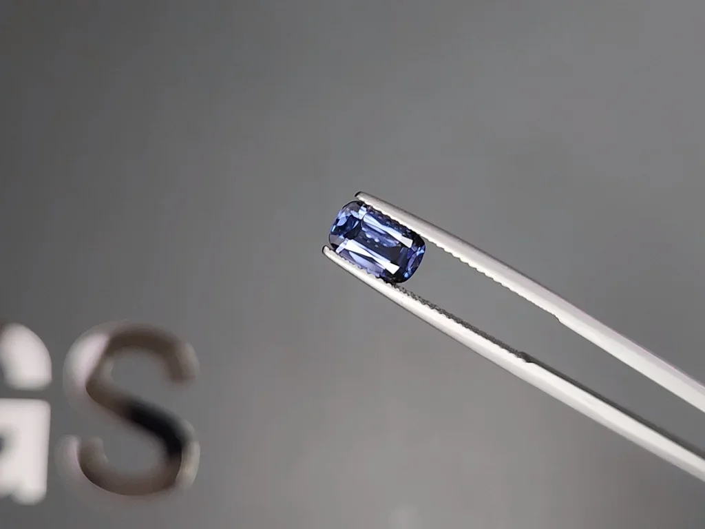 Espinela azul talla cojín 1,63 quilates Image №3