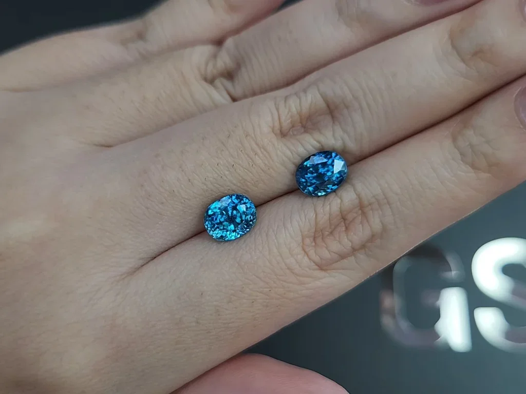 Paire de zircons bleus taille ovale de 5,93 ct, Cambodge Image №2