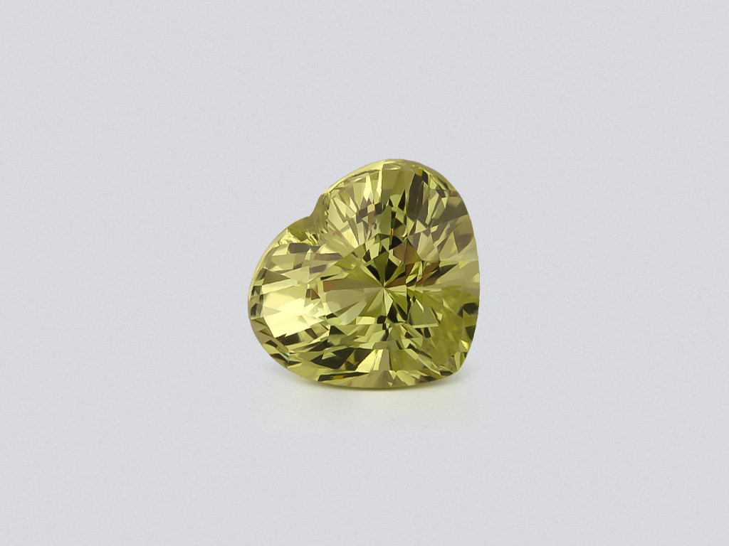 Gelbgrüner chrysoberyll im herzschliff 2,52 carats, Sri Lanka Image №1