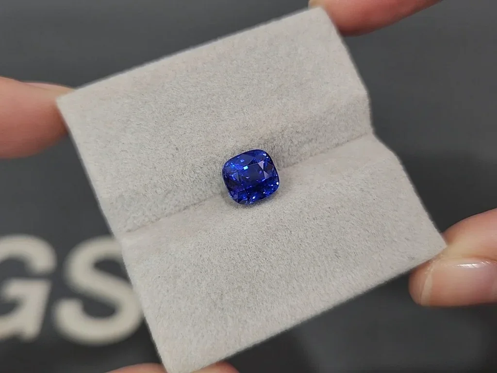 Saphir bleu royal taille coussin 3,11 carats, Sri Lanka  Image №4