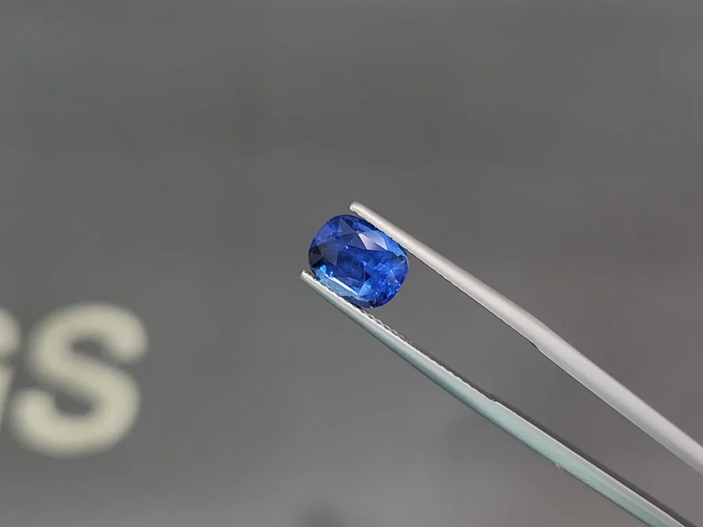 Zafiro azul de talla cojín sin calentar de 3,02 quilates, Sri Lanka Image №3