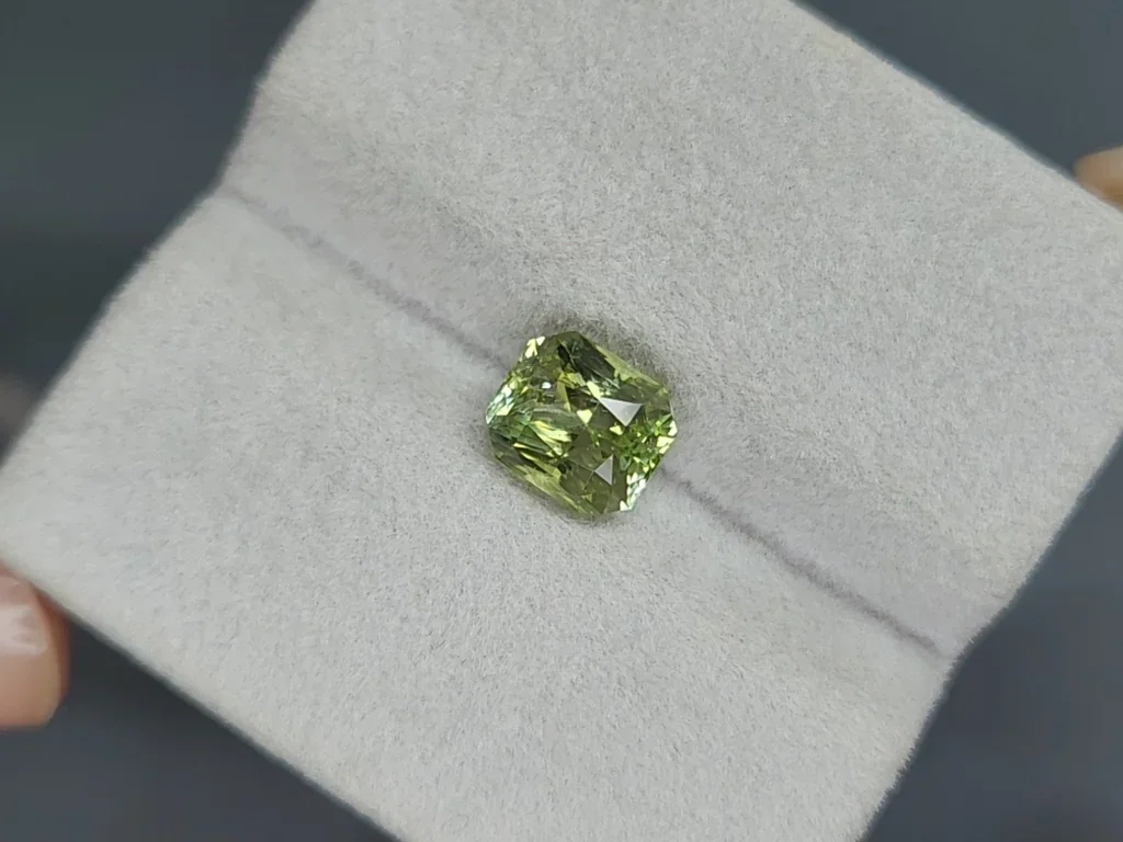 Grenat grossulaire taille radiant 2,90 carats, Tanzanie Image №4