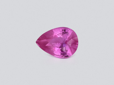 Unbehandelter, birnenförmig geschliffener rosa saphir 2,02 karat, Madagaskar photo