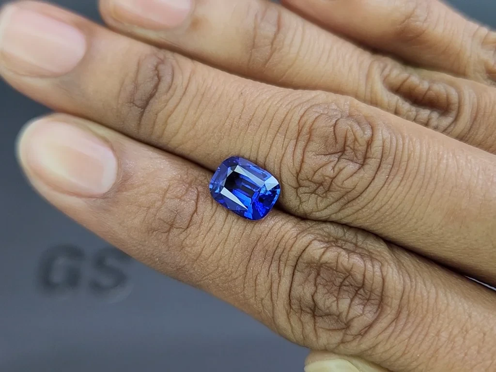 Sapphire Royal Blue cushion cut 2.68 carats, Sri Lanka  Image №2
