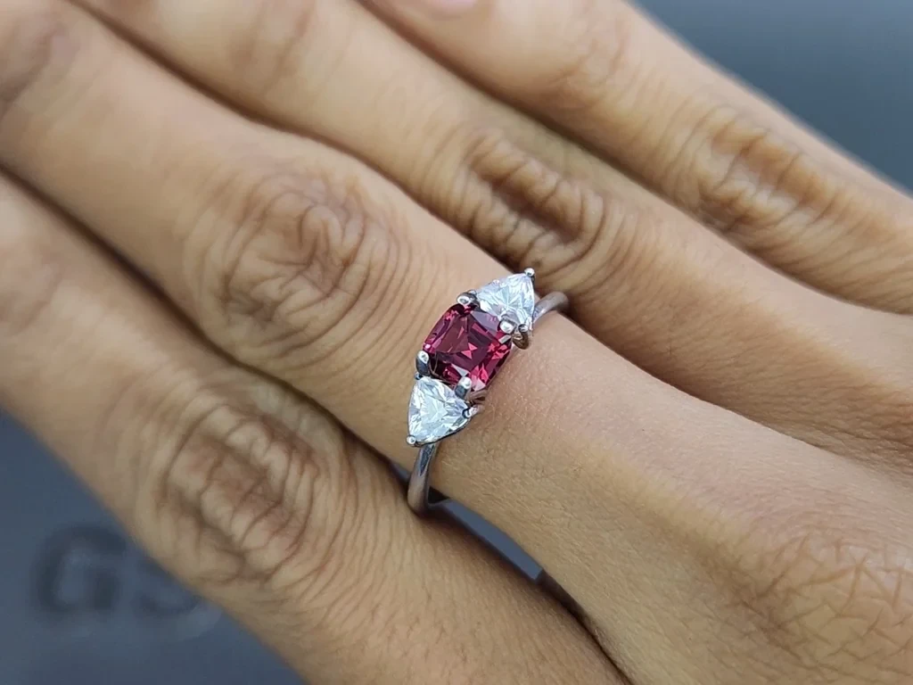 Grenat rhodolite taille coussin 0,98 carat, Madagascar Image №5