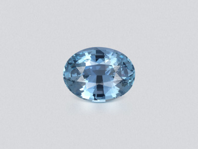 Blauer saphir oval geschliffener 2,08 karat, Sri Lanka photo