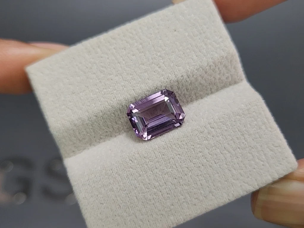 Spinelle violet taille octogone, 3,65 carats, Tanzanie Image №4