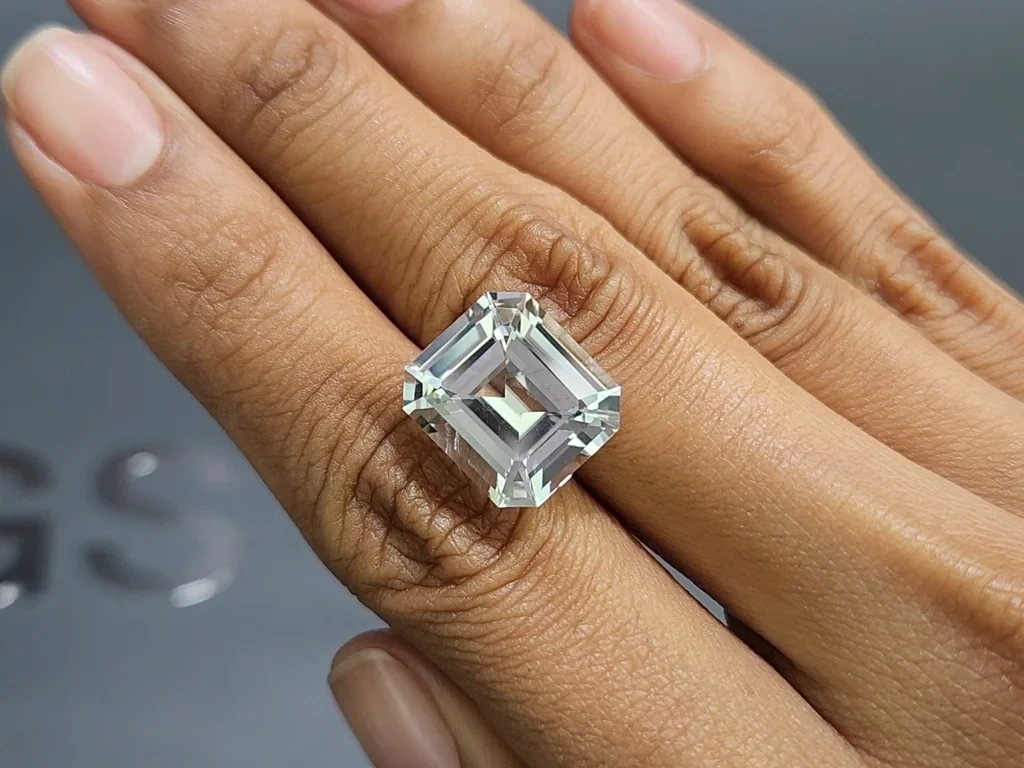 Kunzite light green octagon cut 10.44 carats,Pakistan Image №2