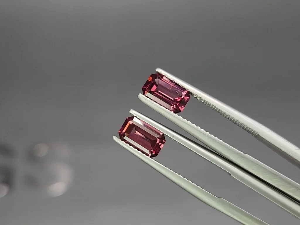 Set of garnets rhodolite octagon cut 5.04  carats, Madagascar Image №3