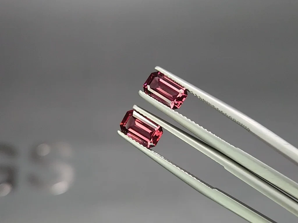 Set of garnets rhodolite octagon cut 5.04  carats, Madagascar Image №4