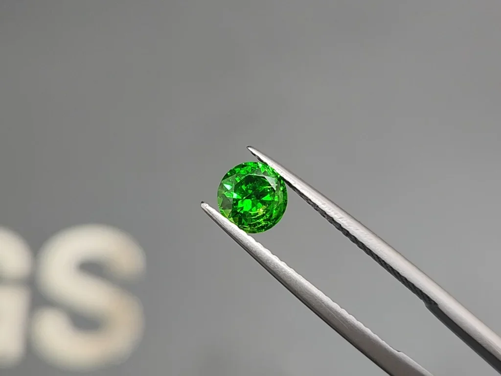 Ural-Demantoid 0,93 Karat Image №3