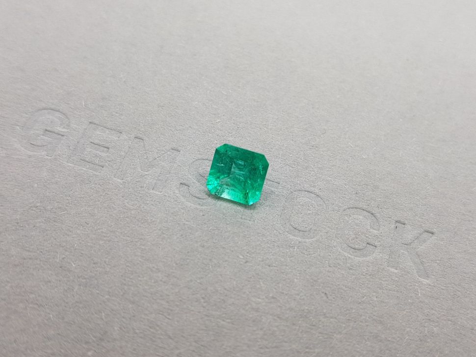 Bluish green Colombian emerald 1.08 ct Image №3