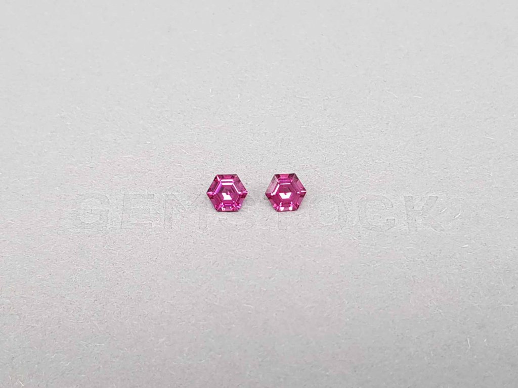 Pair of vivid pink umbalite garnets 1.15 ct, Tanzania Image №1
