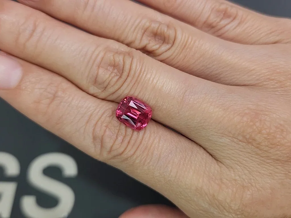 Spinel Mahenge Vibrant pink red cushion cut 3.21 carats, Tanzania   Image №2
