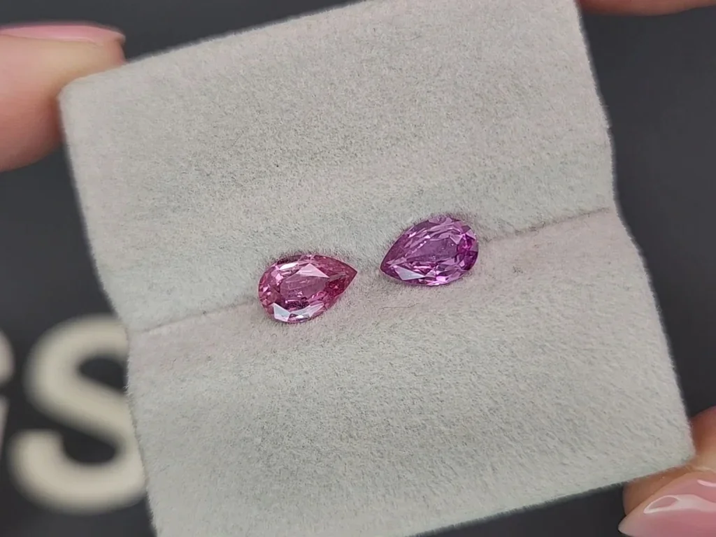 Par contrastante de zafiros rosas y morados de talla pera sin calentar de 1,87 ct, Madagascar Image №4