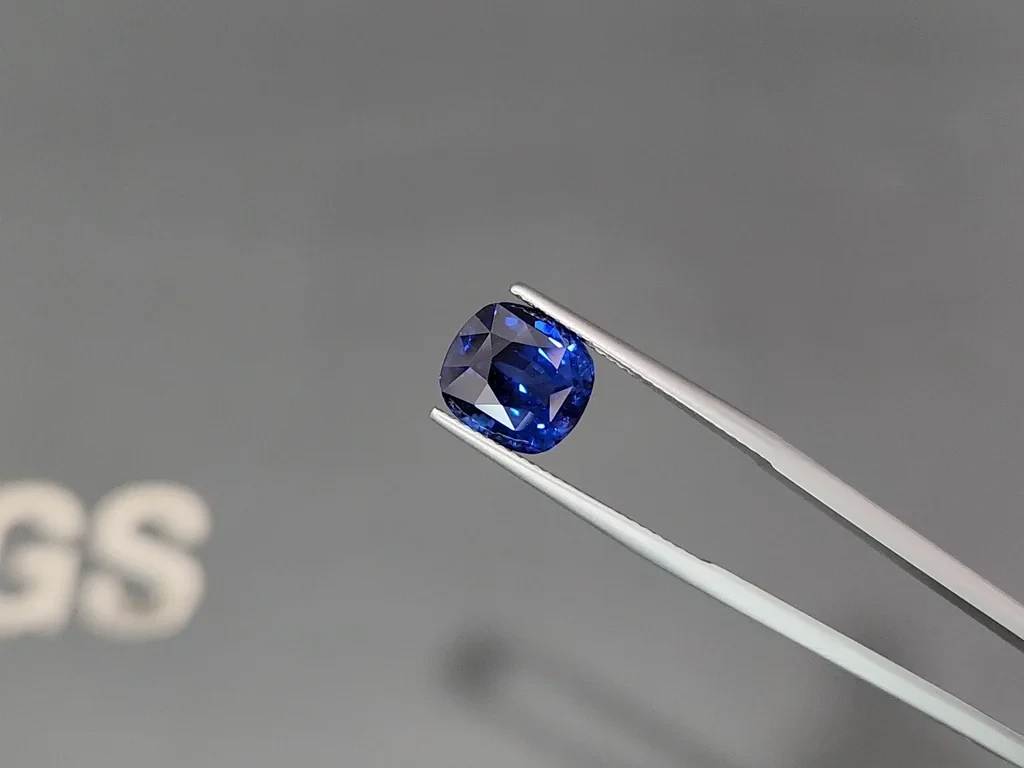 Sapphire Royal Blue cushion cut 6.00 carats, Sri Lanka Image №3