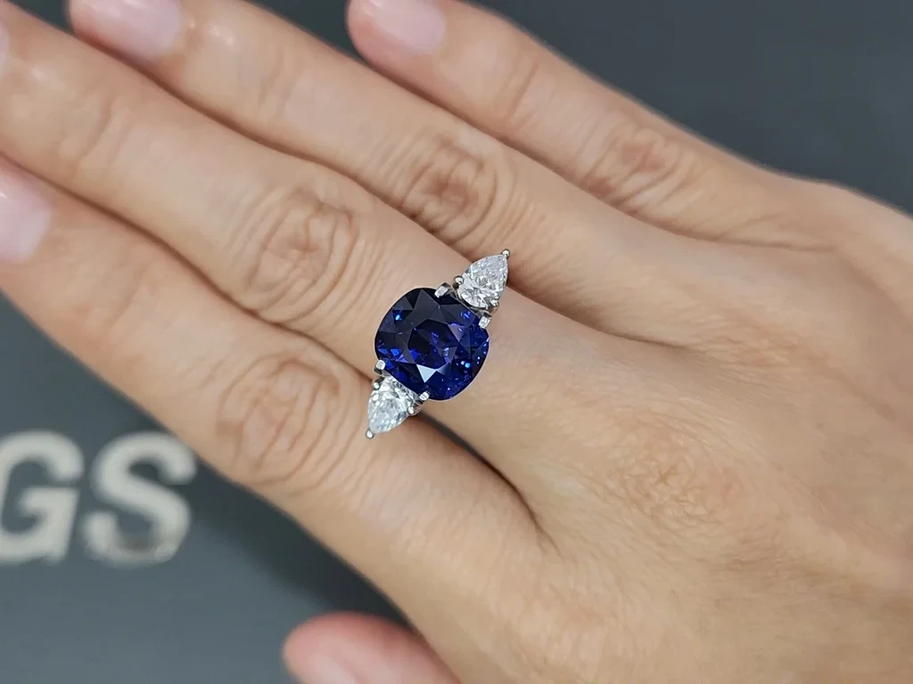 Sapphire Royal Blue cushion cut 6.00 carats, Sri Lanka Image №5
