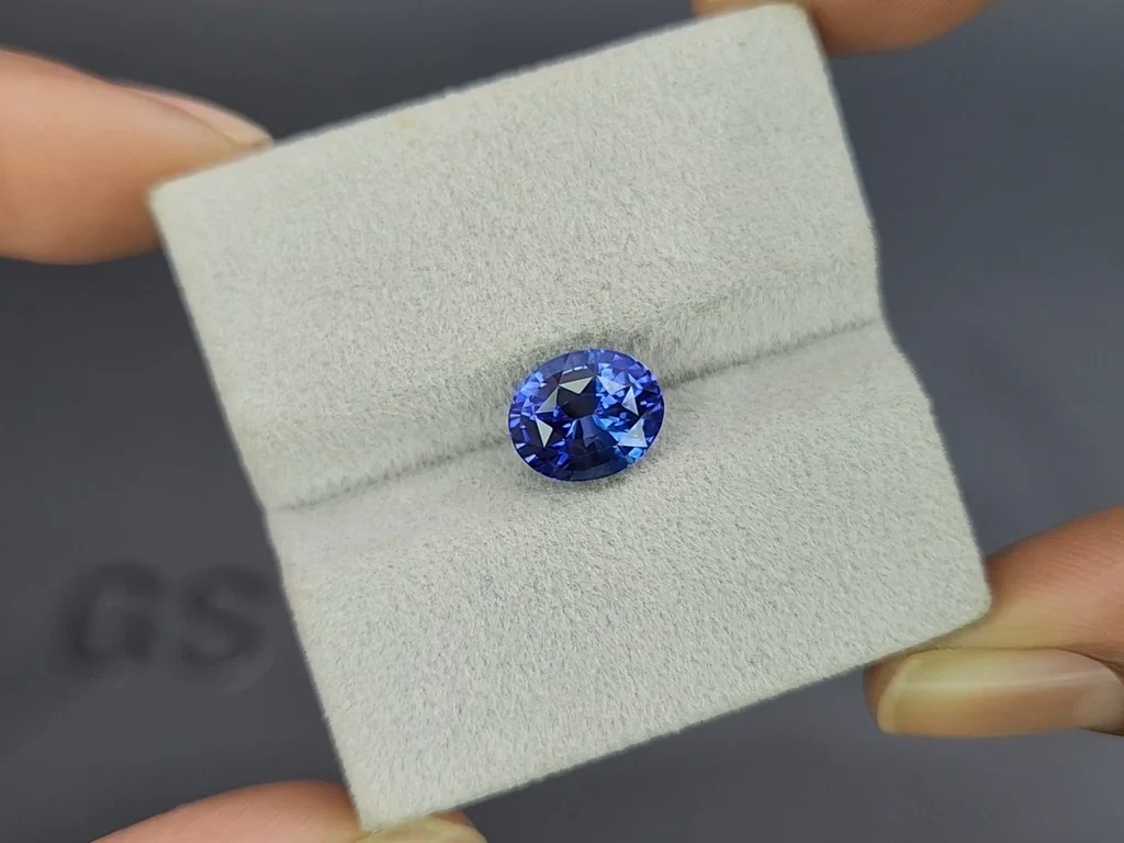 Sapphire Cornflower Blue oval cut 3.60 carats, Sri Lanka Image №4
