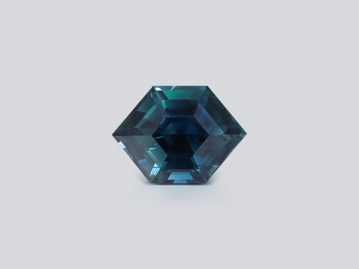 Unbehandelter saphir in Teal-farbe hexagon-schliff, 2,07 karat, Madagaskar photo