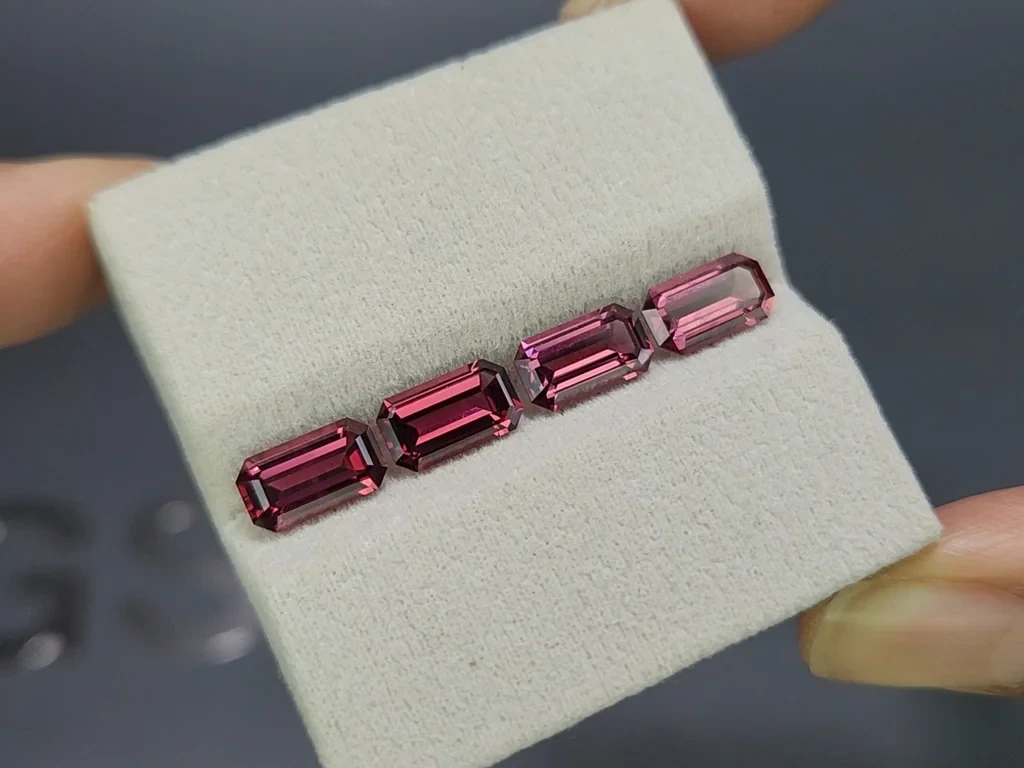 Ensemble de grenats rhodolites taillés en octogone 3,74 carats, Madagascar Image №5