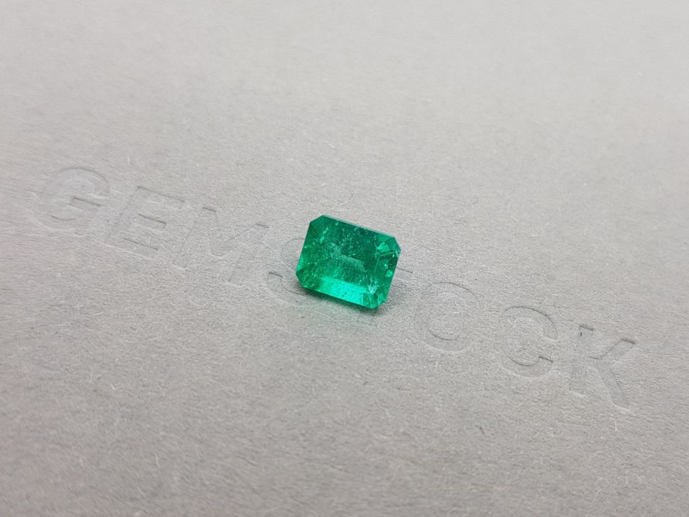 Bright octagon-cut emerald 1.42 ct Image №3