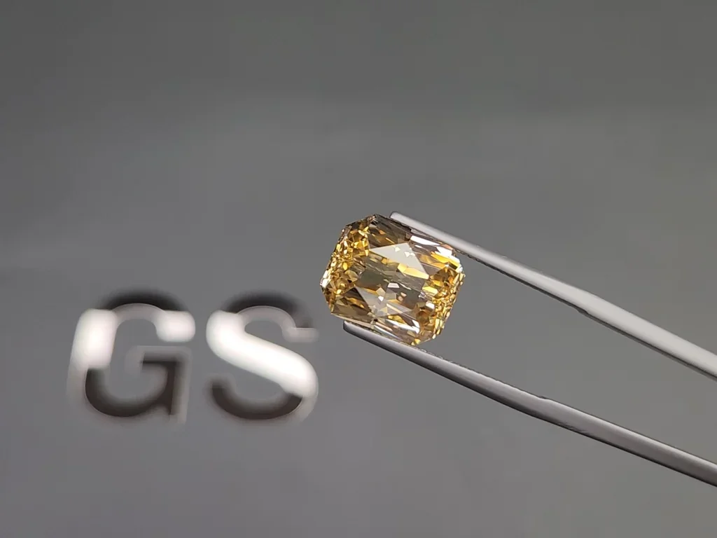 Saphir jaune pastel taille radiant non chauffé, 10,25 carats, Sri Lanka Image №3