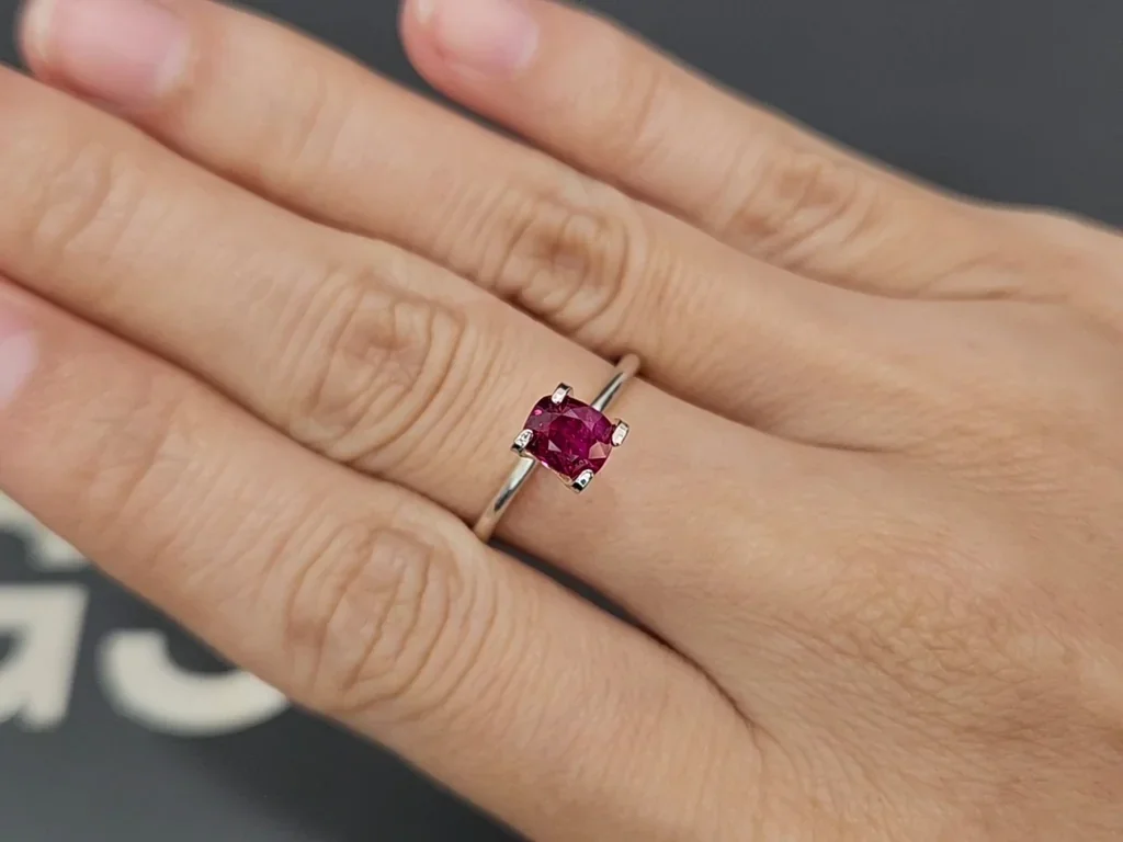 Unheated red ruby cushion cut 1.07carats, Burma (Mogok) Image №5
