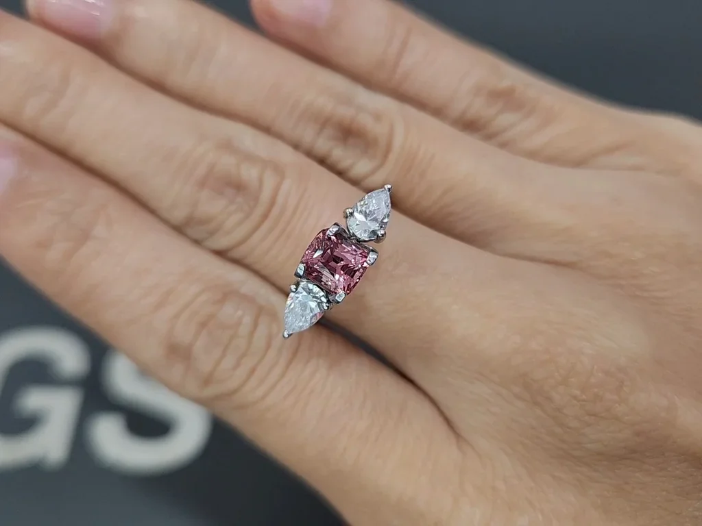 Saphir Padparadscha taille coussin 1,51 carats, Sri Lanka Image №5