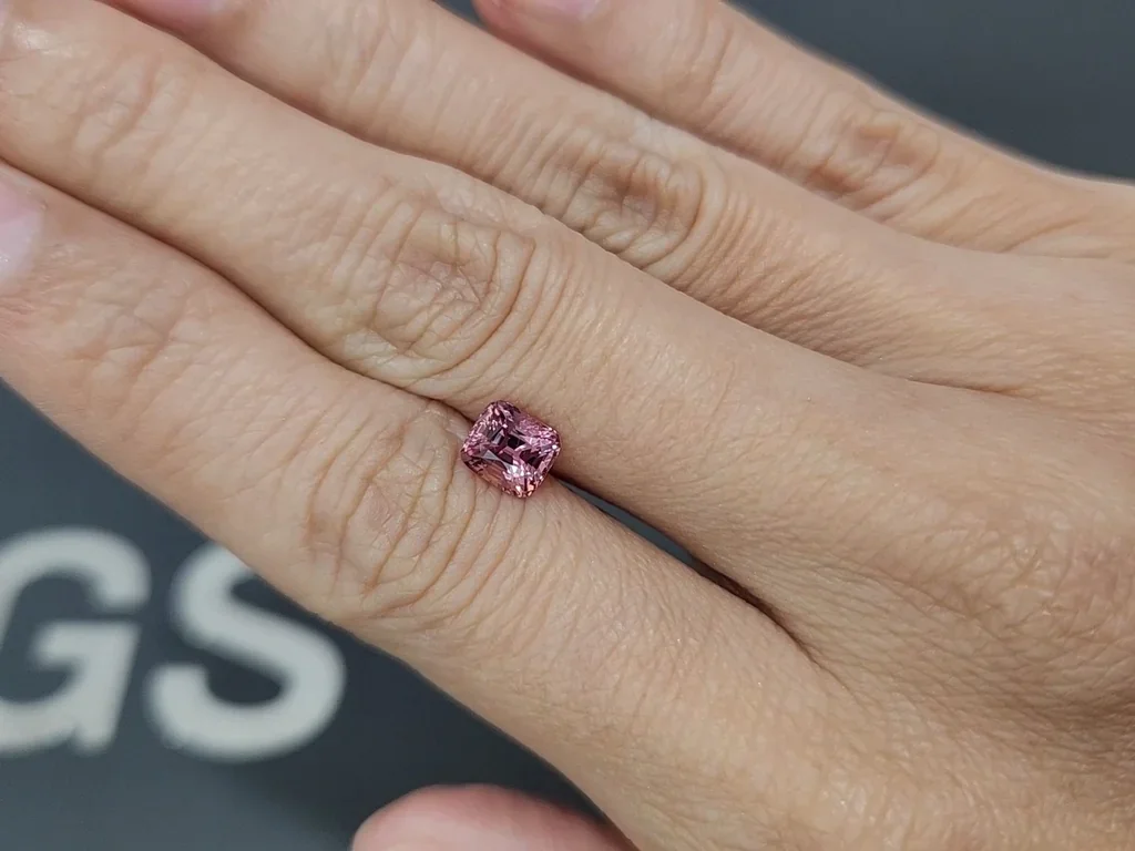 Saphir Padparadscha taille coussin 1,51 carats, Sri Lanka Image №2