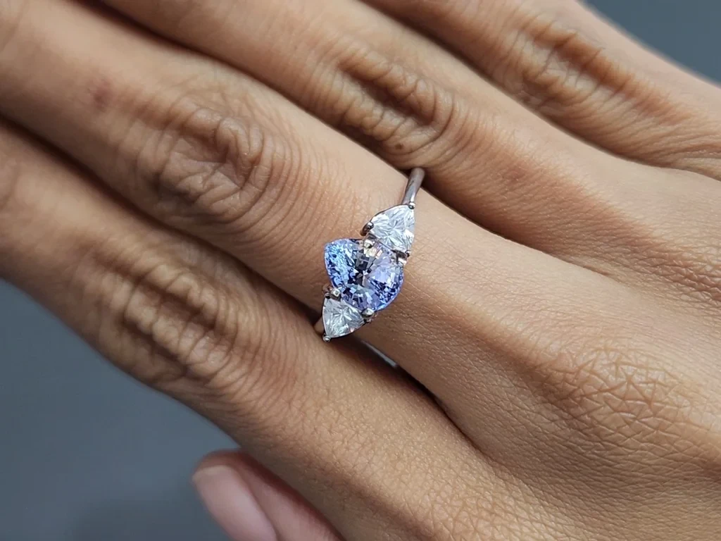 Saphir zweifarbiger birnenförmig geschliffener 2,04 karats, Sri Lanka Image №5