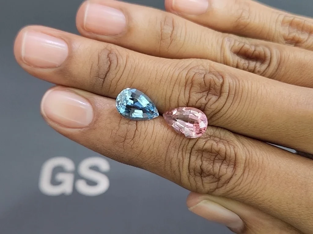 Kontrastierendes paar aquamarin und turmalin im birnenschliff 5,93 karat, Mosambik, Nigeria Image №2