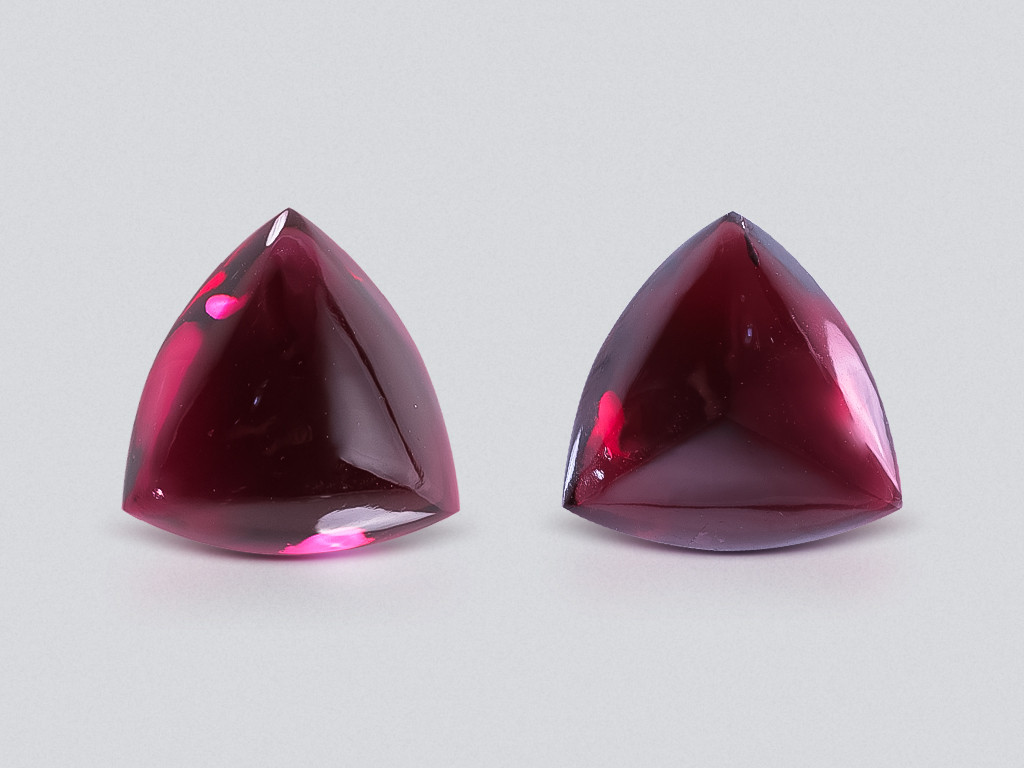 Pair of rhodolite garnets trillion cut 12.70 carats, Madagascar Image №1