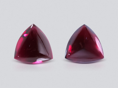 Pair of rhodolite garnets trillion cut 12.70 carats, Madagascar photo