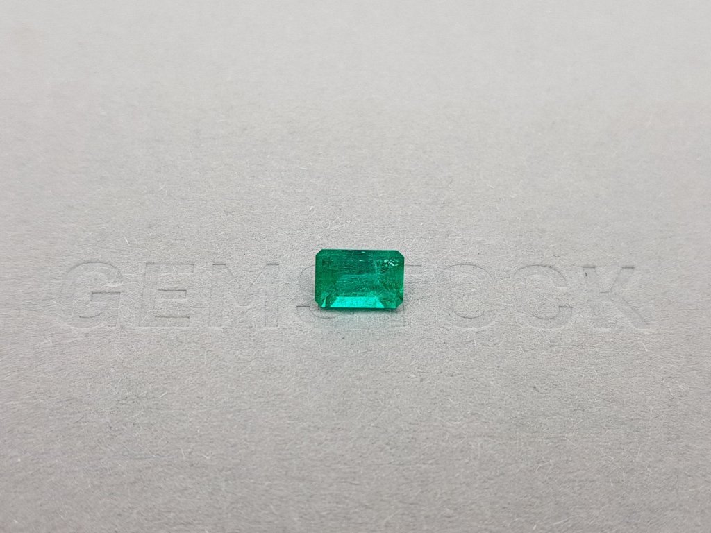 Colombian octagon emerald 0.97 ct, Vivid Green Image №1