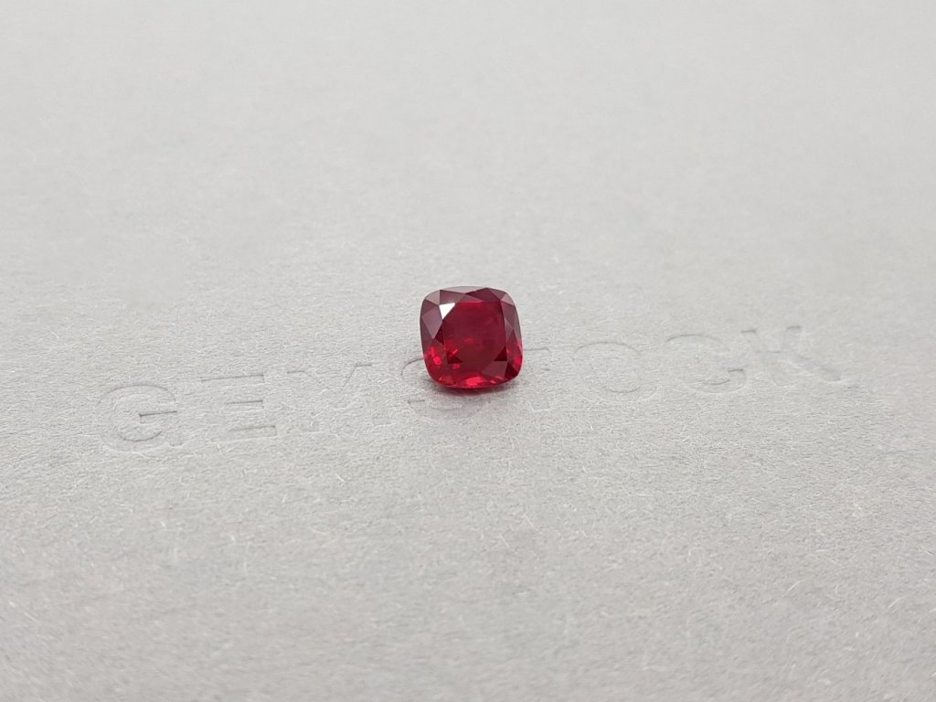 Pigeon blood red ruby in cushion shape 2.10 ct, Mozambique Image №2