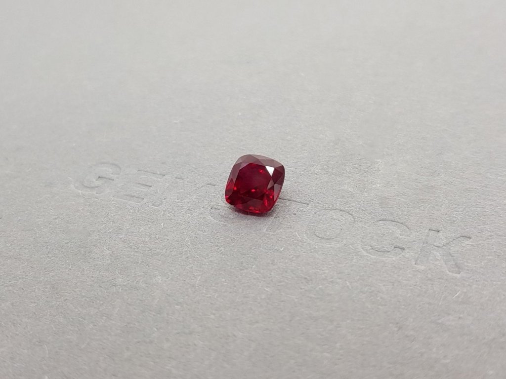 Pigeon blood red ruby in cushion shape 2.10 ct, Mozambique Image №3