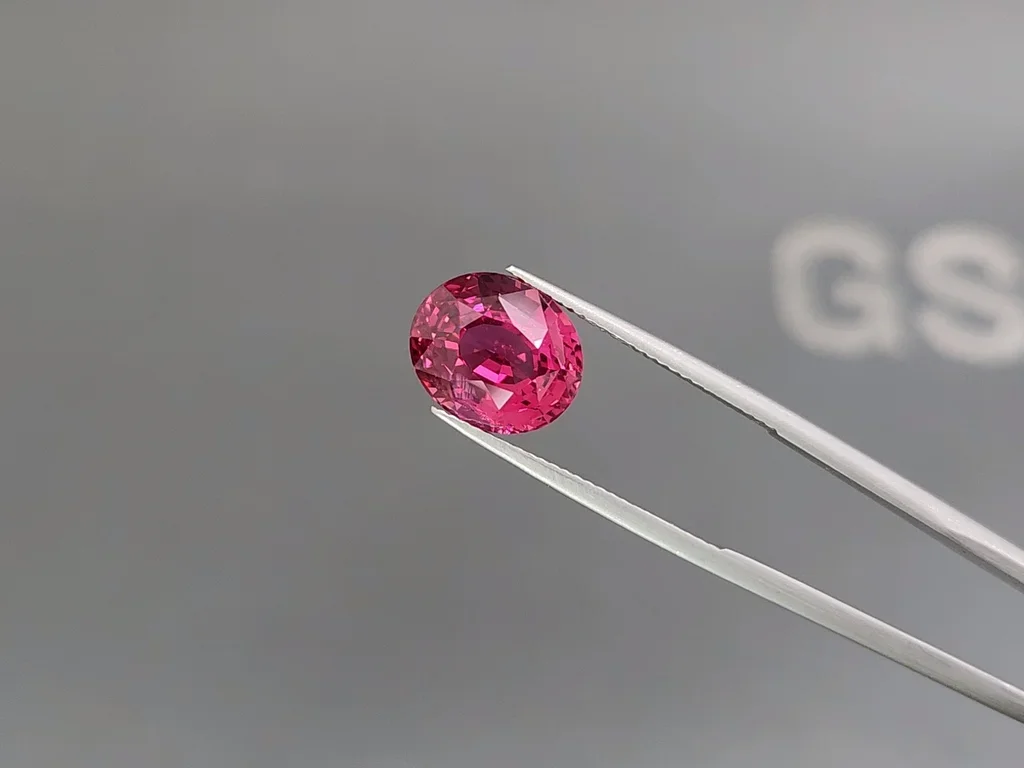 Vivid purple-pink Mahenge spinel in oval cut 7.05 carats, Tanzania  Image №3