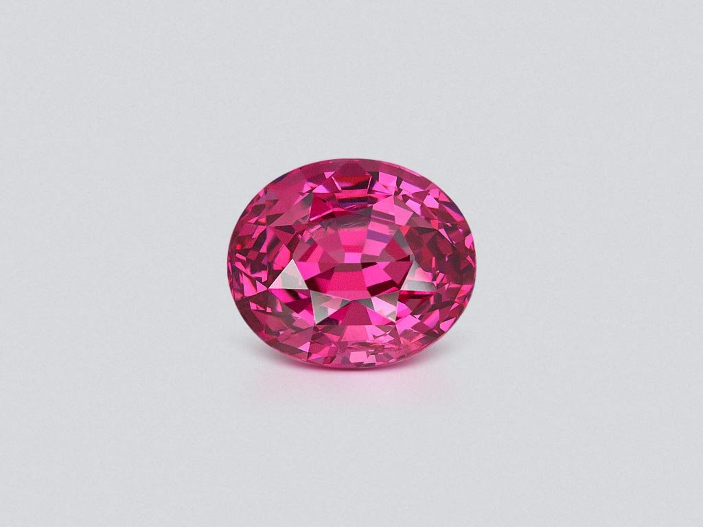 Vivid purple-pink Mahenge spinel in oval cut 7.05 carats, Tanzania  Image №1