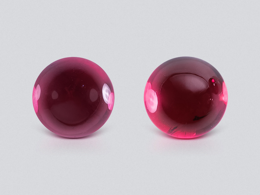 Pair of rhodolite garnets cabochon cut 2.70 carats, Madagascar Image №1