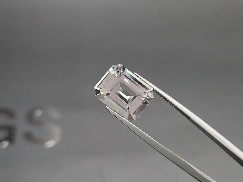 Kunzite light green octagon cut 9.03 carats, Pakistan Image №3