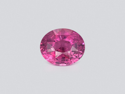 Spinelle de Mahenge taille ovale 10,24 carats, Tanzanie photo