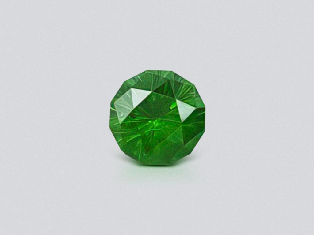 Uraler Demantoid 0,88 Karat in einem nicht standardmäßigen Schliff Image №1